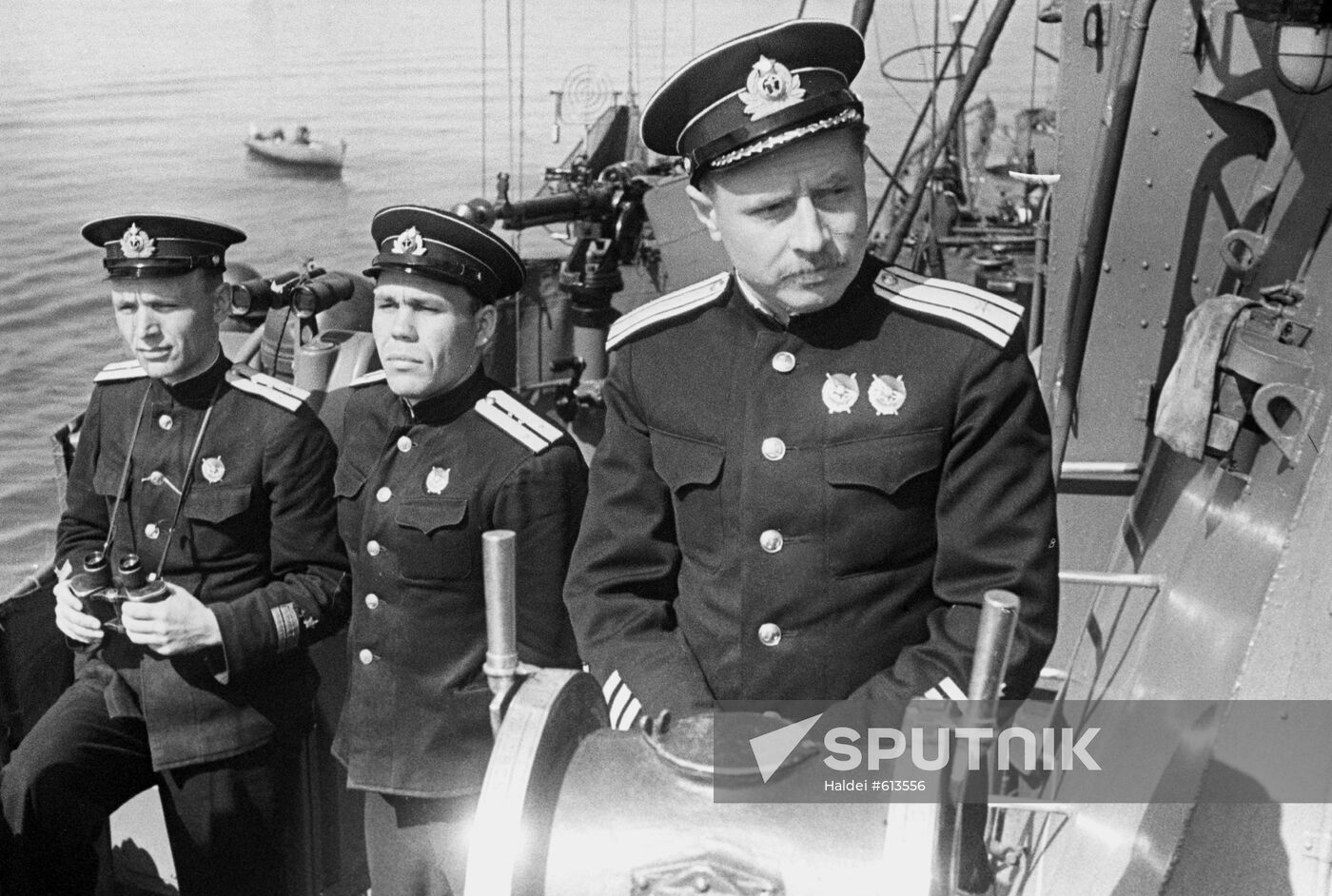 Crew of destroyer "Soobrazitelniy"