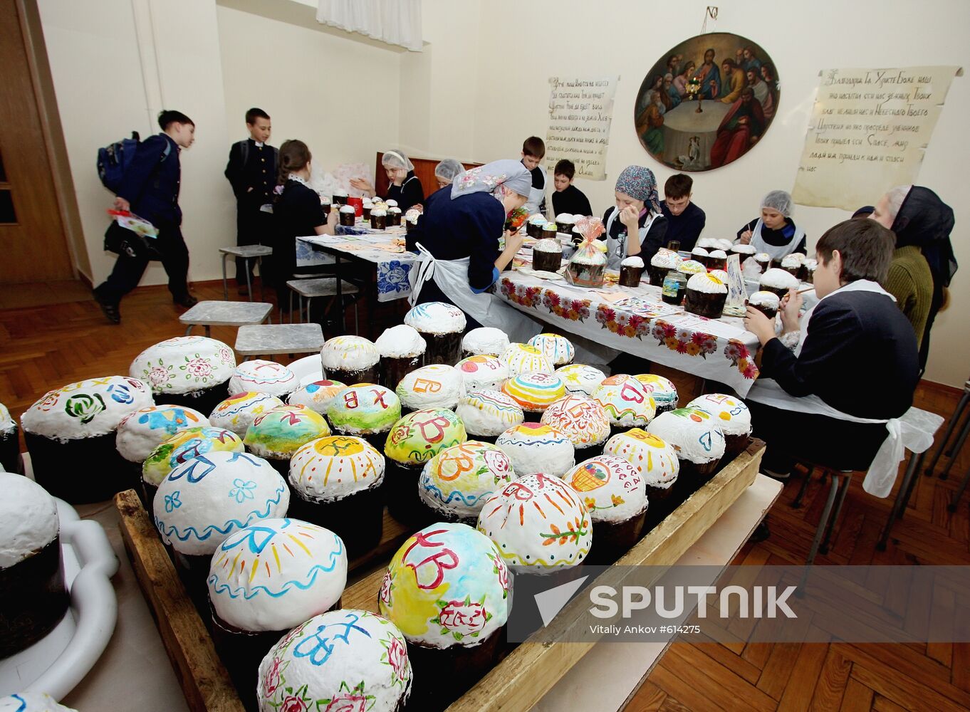 Baking Easter cakes at orthodox gymnaisum in Vladivostok
