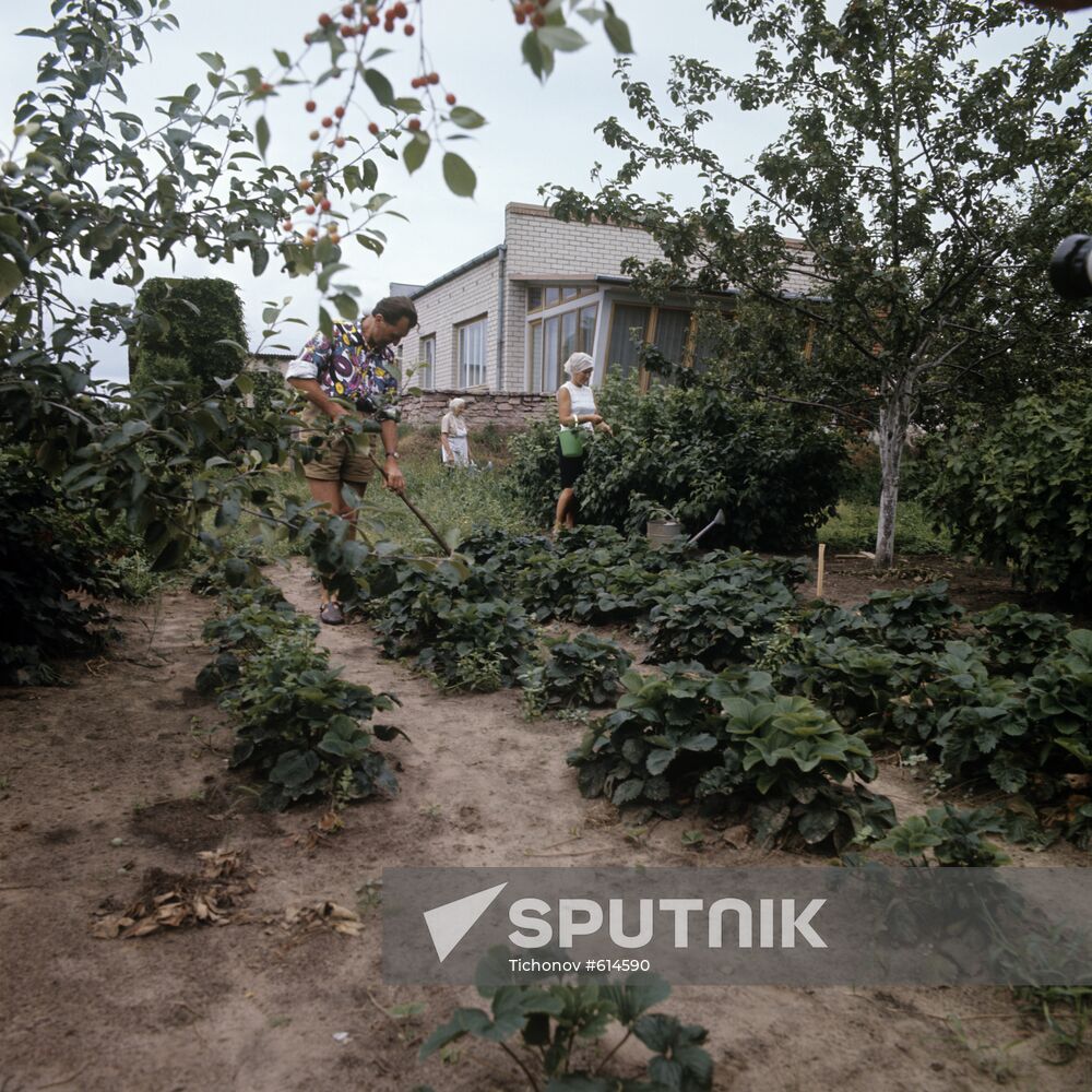 House and homestead land