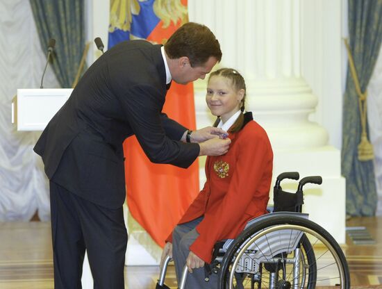 Dmitry Medvedev awards Paralympians
