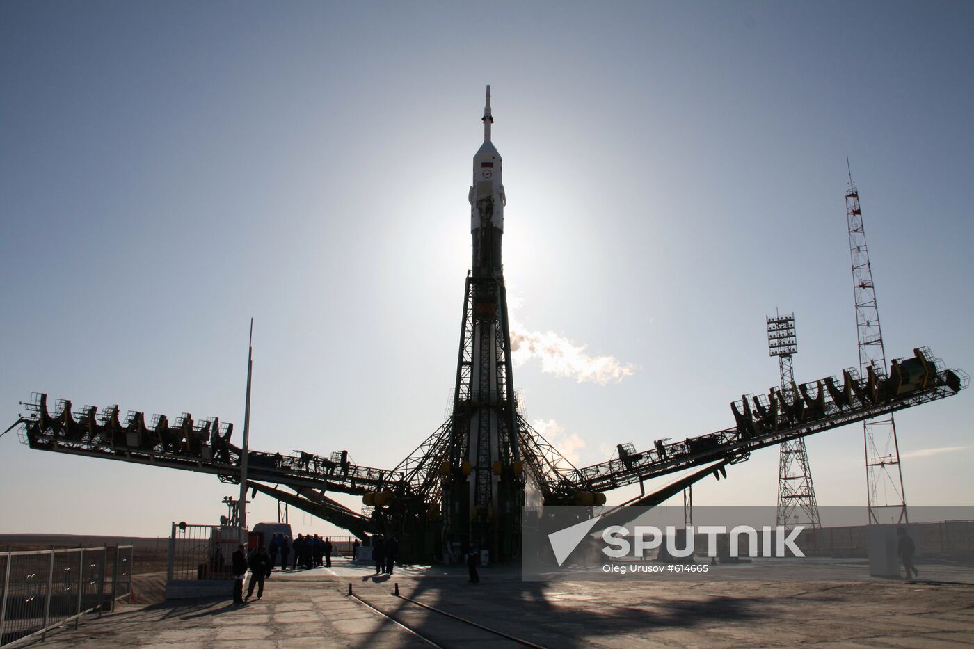 Soyuz TMA-18 launched