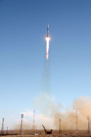 Soyuz TMA-18 launched