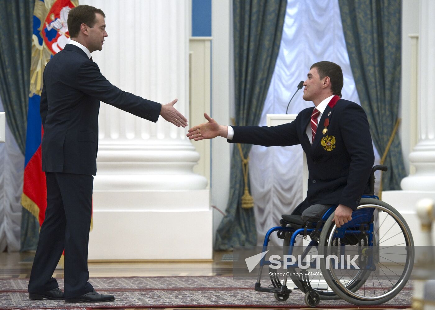 President Medvedev meets 2010 Paralimpians