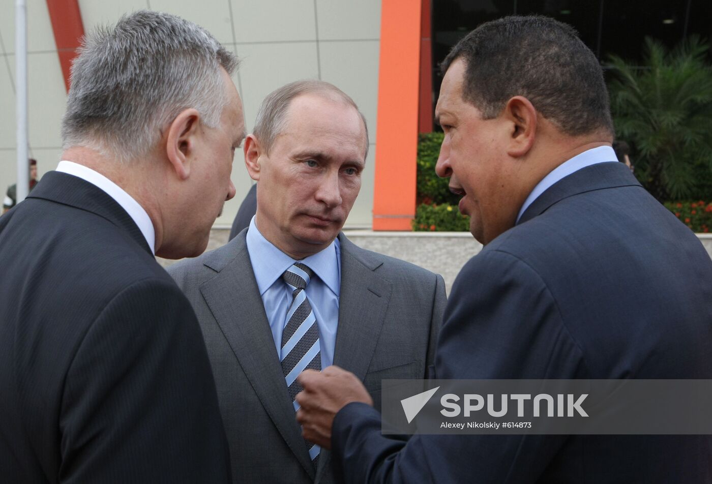 Vladimir Putin visits Venezuela