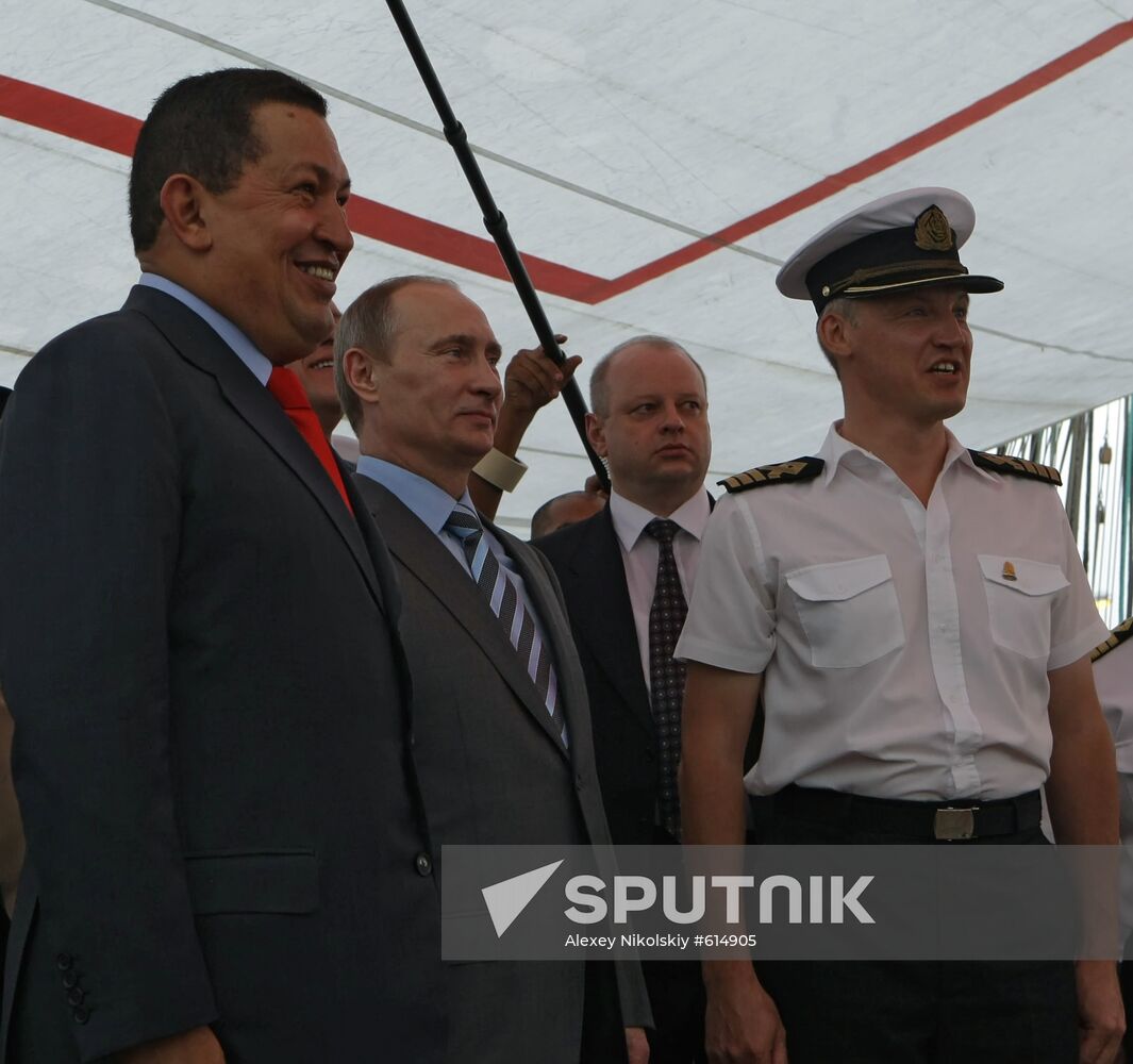 Putin, Chavez aboard "Kruzenshtern" bark