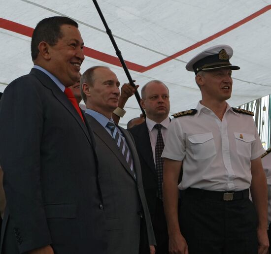 Putin, Chavez aboard "Kruzenshtern" bark