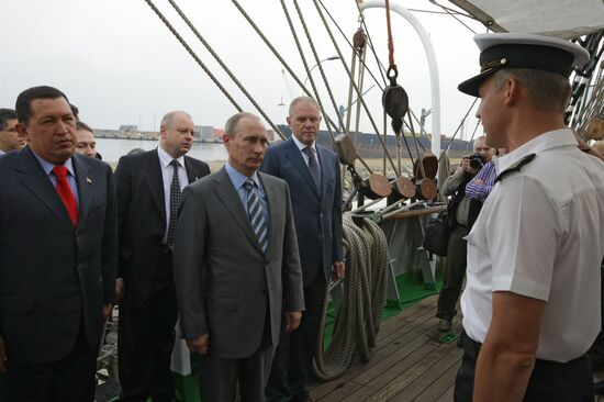 Putin, Chavez aboard "Kruzenshtern" bark