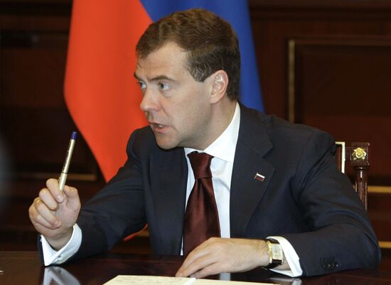 President Medvedev meets Duma factions leaders