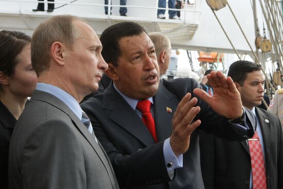 Putin, Chavez aboard "Kruzenshtern" bark