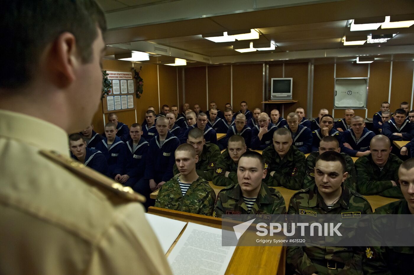 Routine of Pyotr Veliky missile cruiser crew