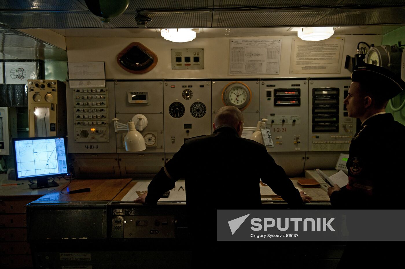 Pyotr Veliky missile cruiser crew routine