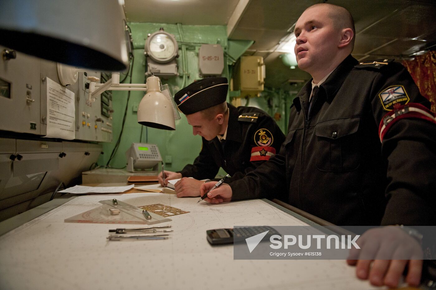Pyotr Veliky missile cruiser crew routine
