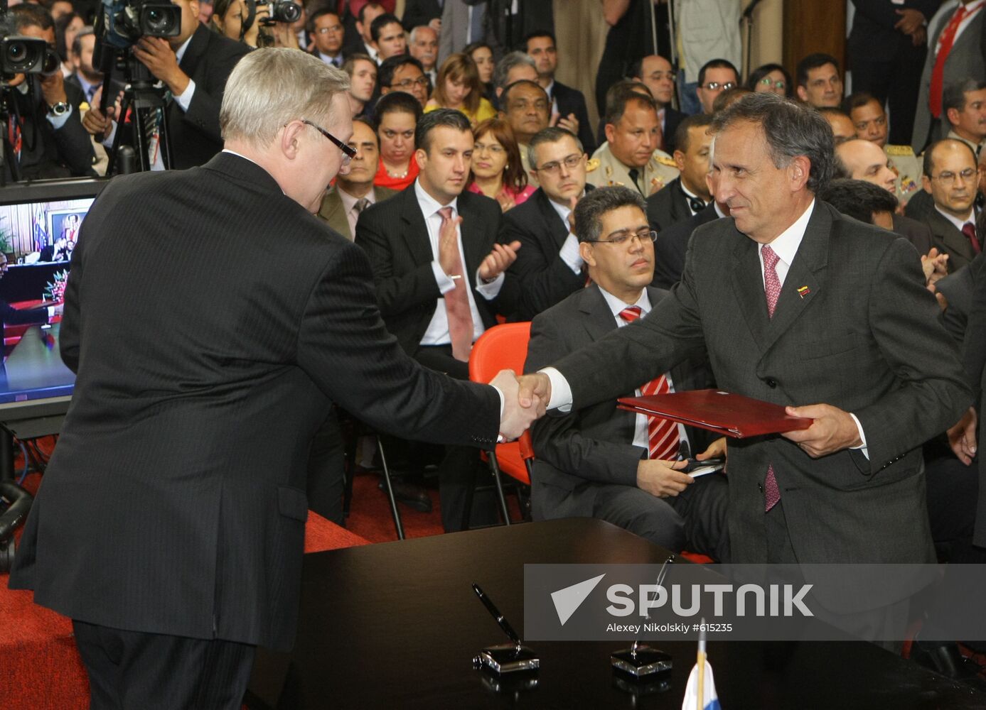 Signing of Russian-Venezuelan agreements