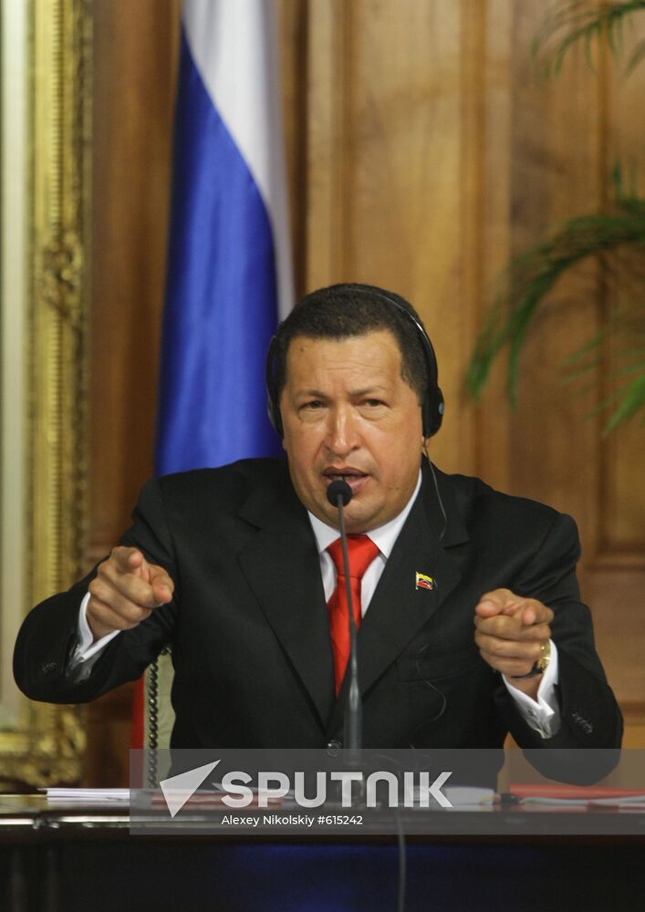 Joint news conference by Vladimir Putin and Hugo Chavez