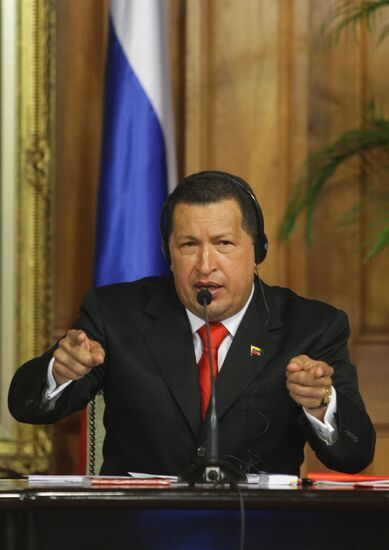Joint news conference by Vladimir Putin and Hugo Chavez