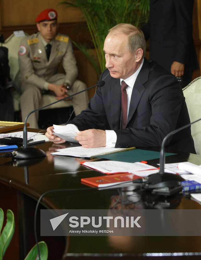 Joint news conference by Vladimir Putin and Hugo Chavez