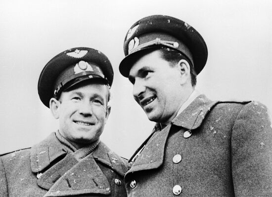 Alexei Leonov and Pavel Belyaev before flight aboard Voskhod-2 spaceship