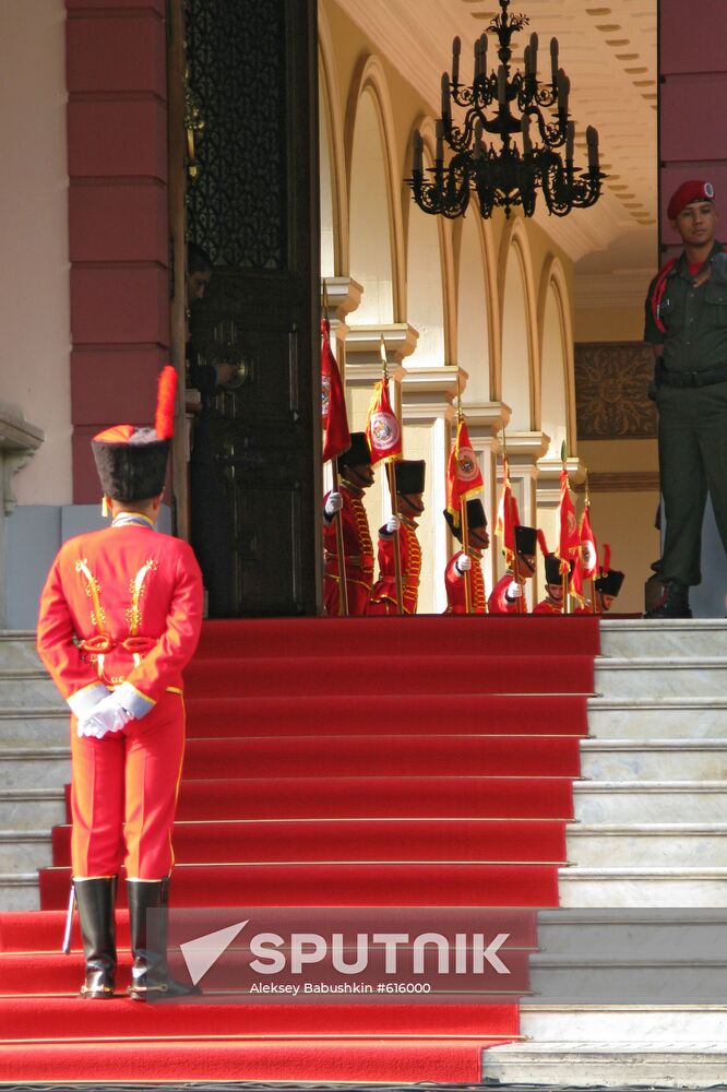 Soldiers of Venezuelan presidential regiment