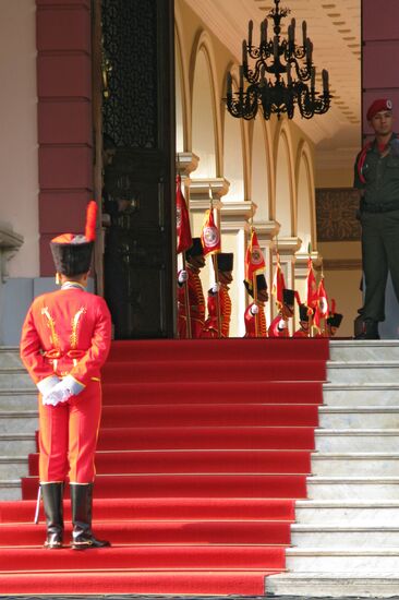 Soldiers of Venezuelan presidential regiment