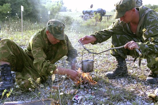 Airborne field canteen.