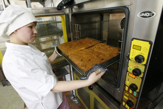 Making giant Easter cake in Kazan