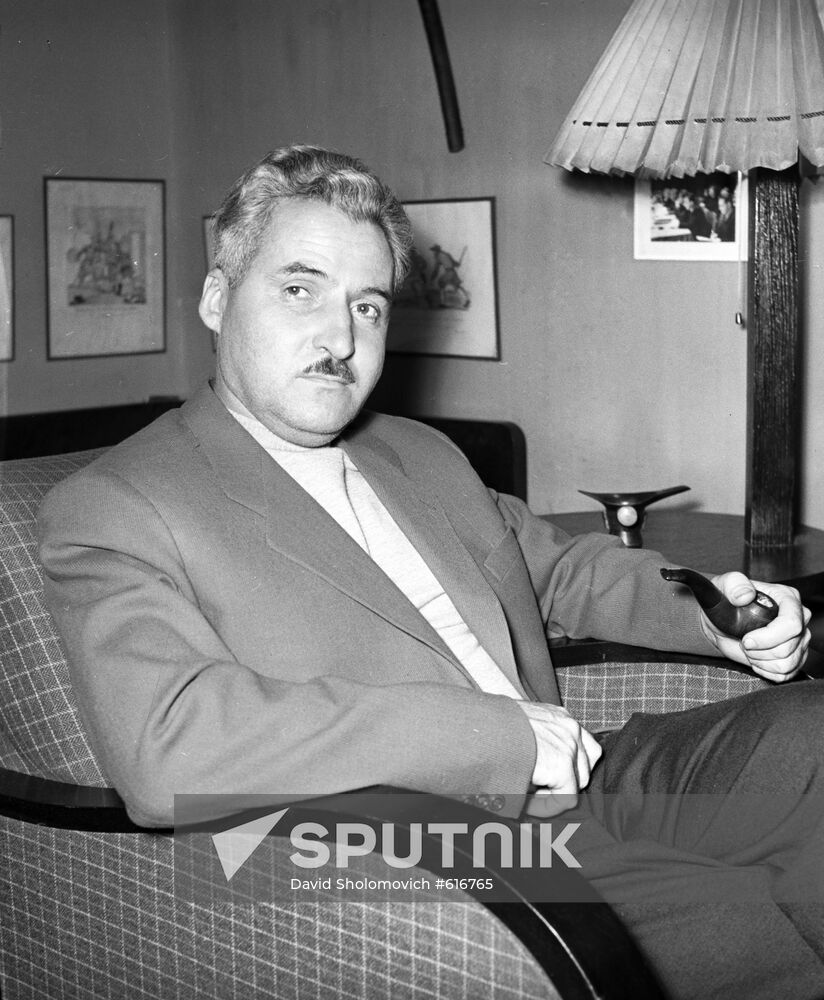 Soviet writer Konstantin Simonov