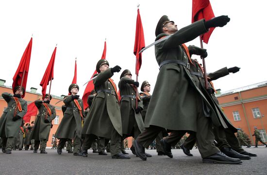 Color guards hold joint training for Victory Parade