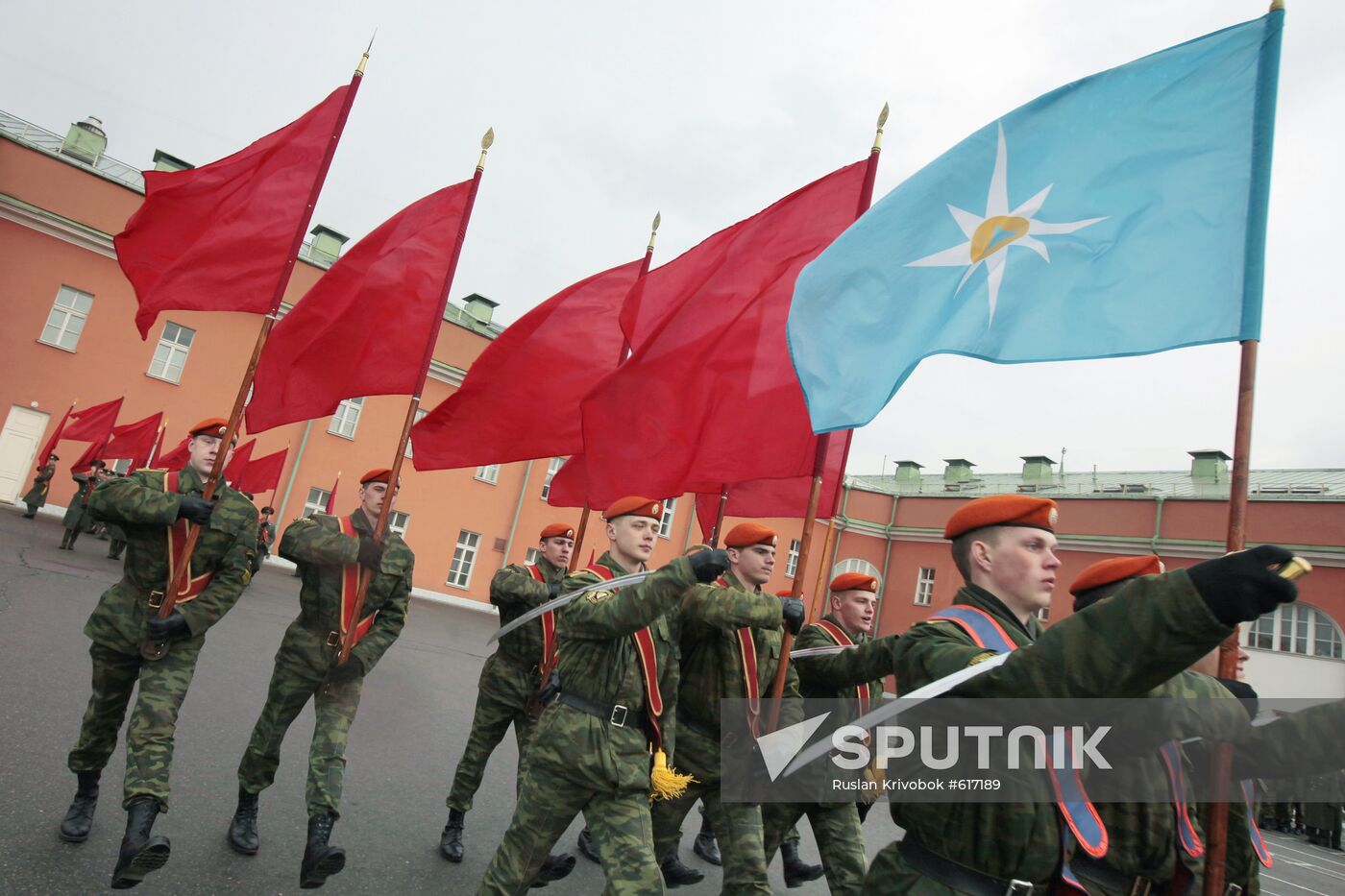 Color guards hold joint training for Victory Parade