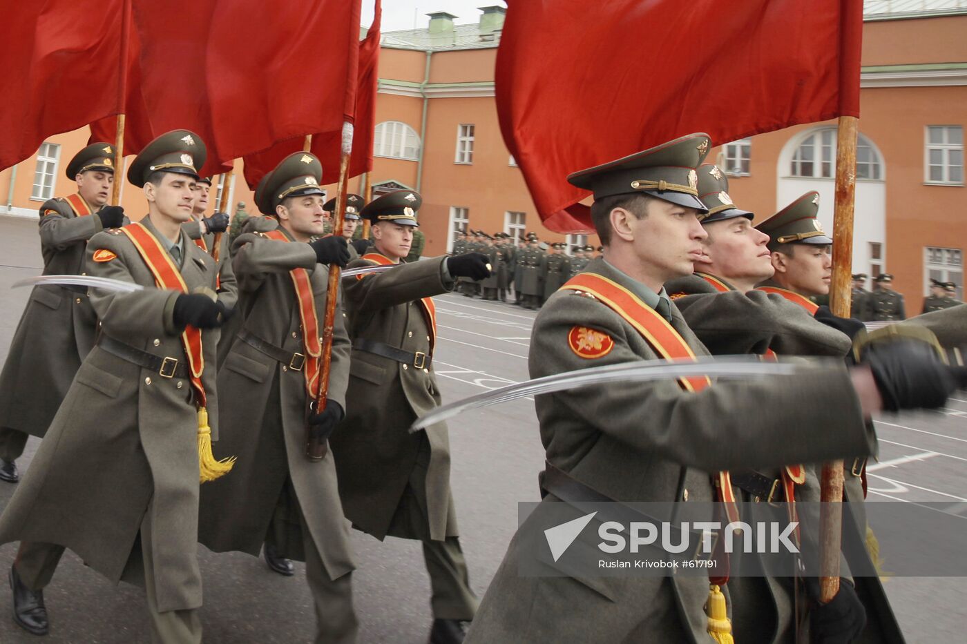 Color guards hold joint training for Victory Parade