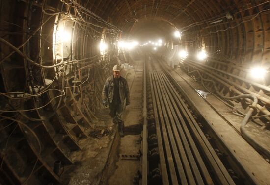 Building the Dostoyevskaya and Maryina Roshcha metro stations