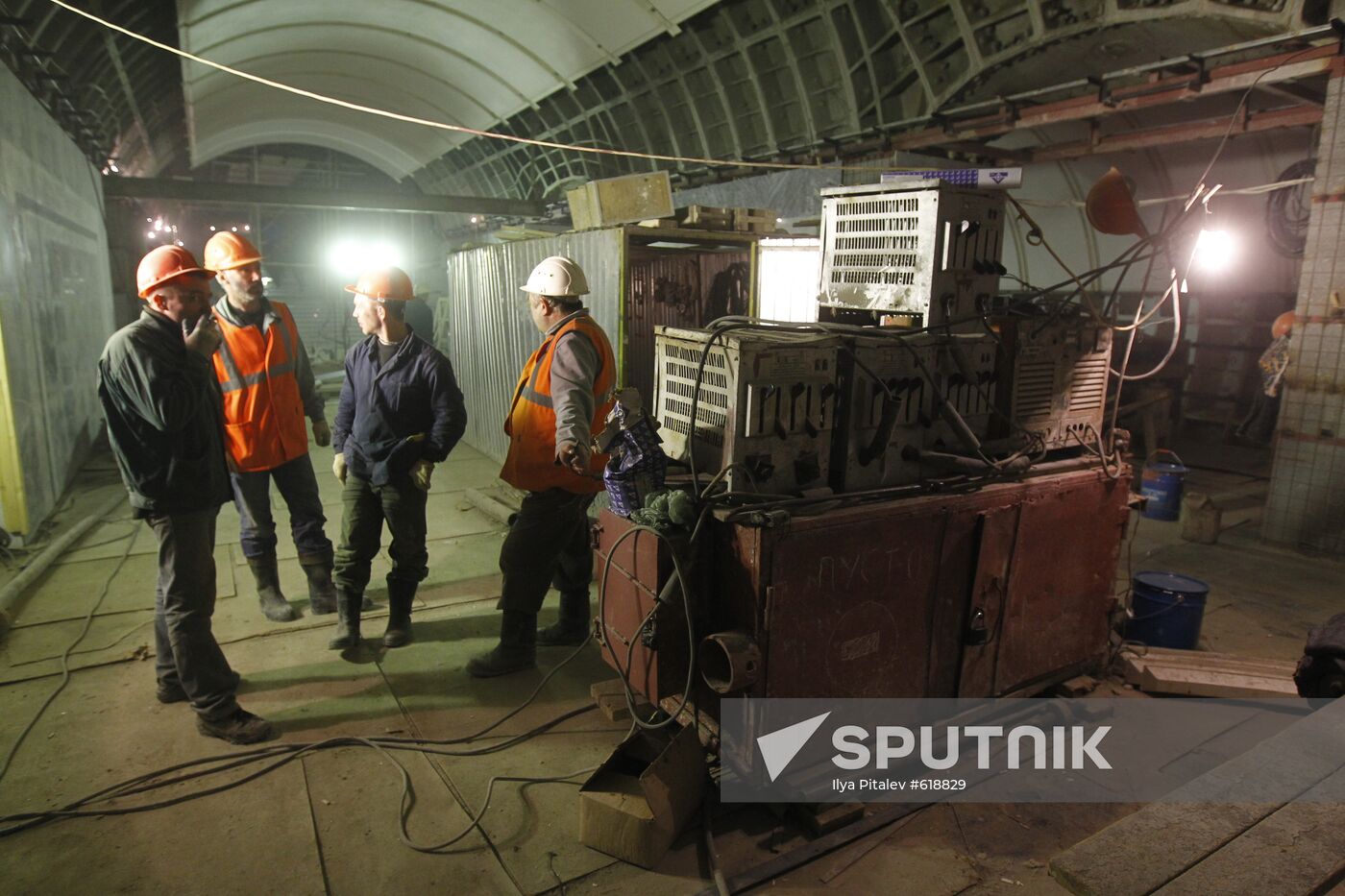 Building the Dostoyevskaya and Maryina Roshcha metro stations