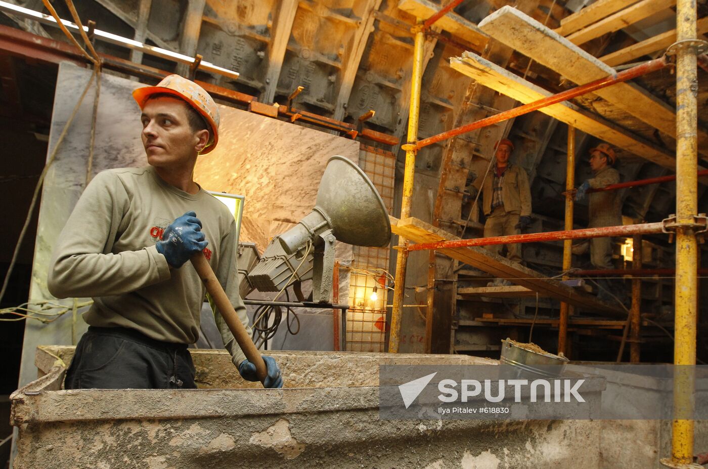 Building the Dostoyevskaya and Maryina Roshcha metro stations