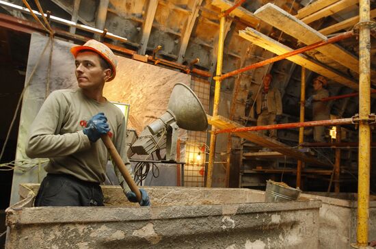 Building the Dostoyevskaya and Maryina Roshcha metro stations