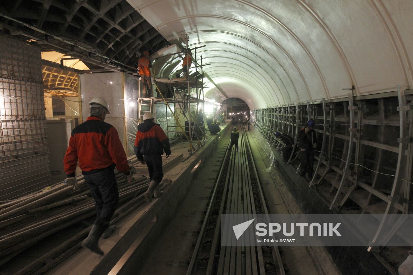 Building the Dostoyevskaya and Maryina Roshcha metro stations