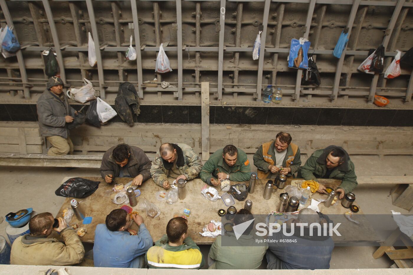 Building the Dostoyevskaya and Maryina Roshcha metro stations