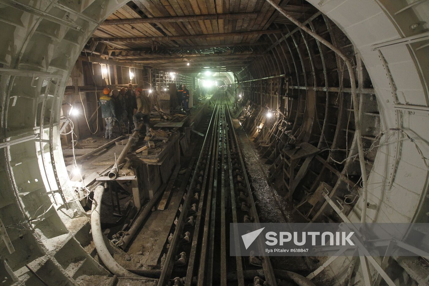 Building the Dostoyevskaya and Maryina Roshcha metro stations