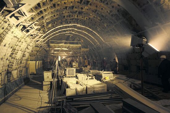 Building the Dostoyevskaya and Maryina Roshcha metro stations