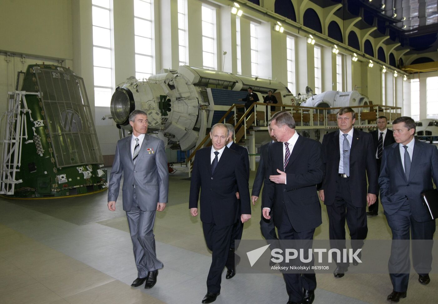 Vladimir Putin visits Gagarin Cosmonaut Training Center