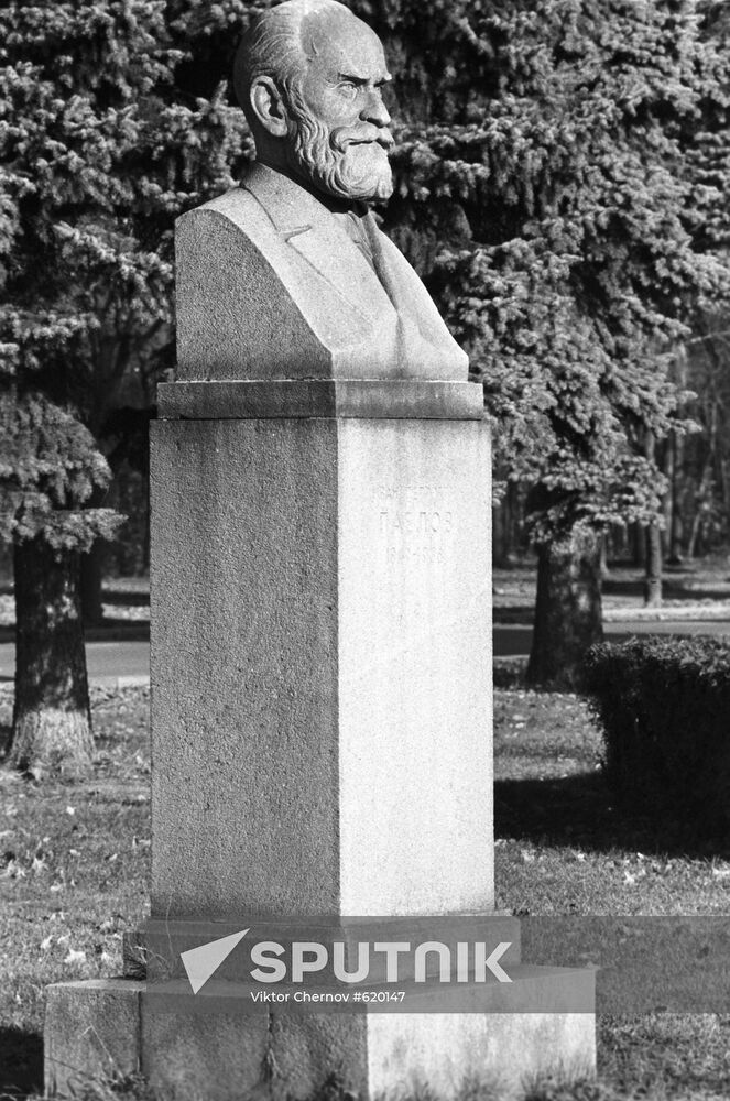 Monument to Ivan Pavlov