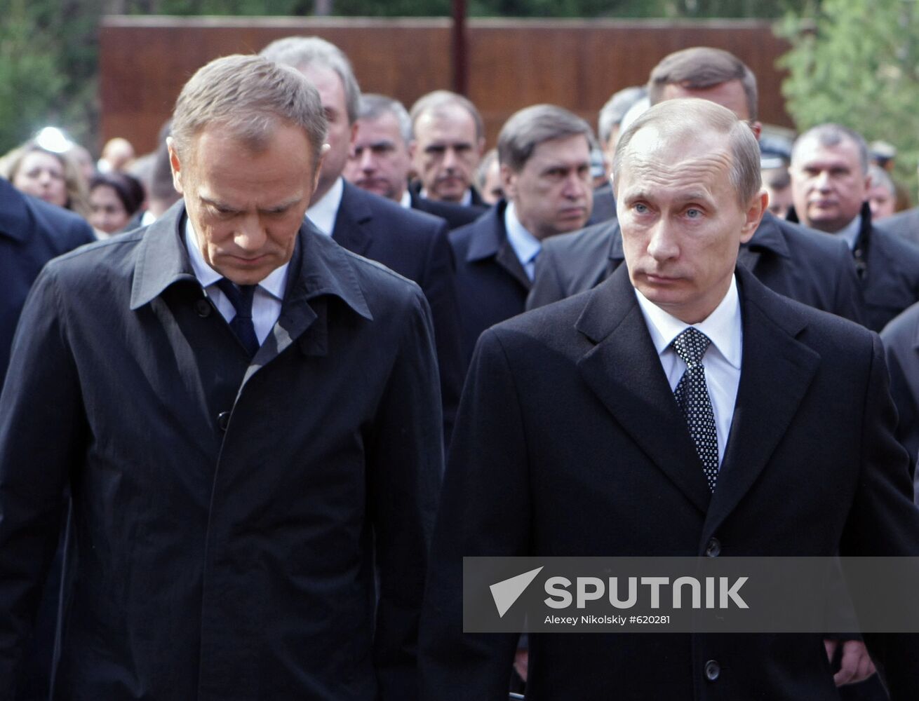 Vladimir Putin visits Katyn memorial