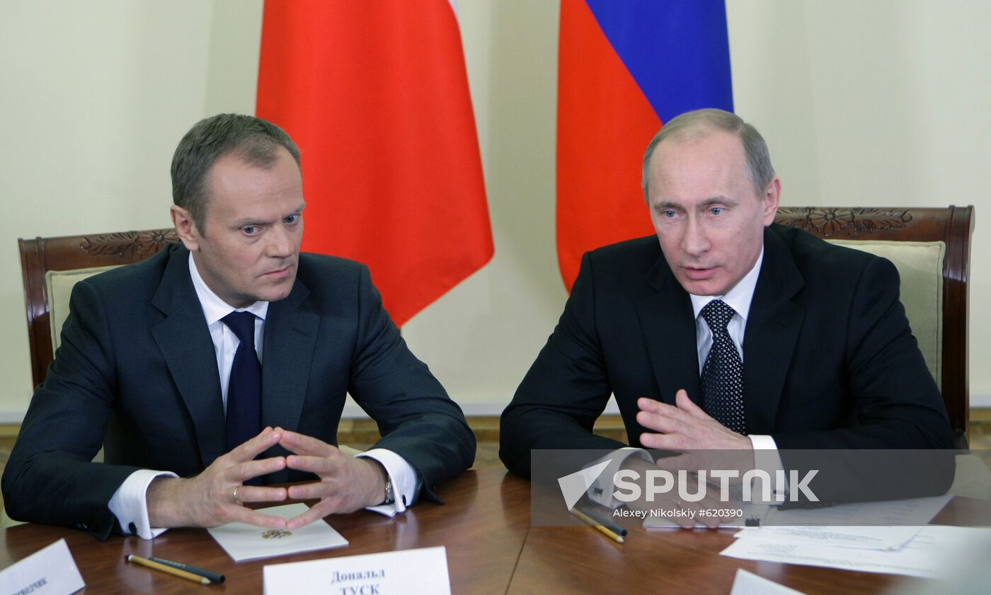 Russian, Polish PMs meet with Group For Difficult Issues