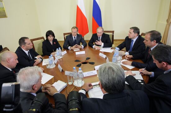 Russian, Polish PMs meet with Group For Difficult Issues