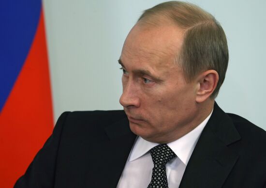 Vladimir Putin meets with Donald Tusk