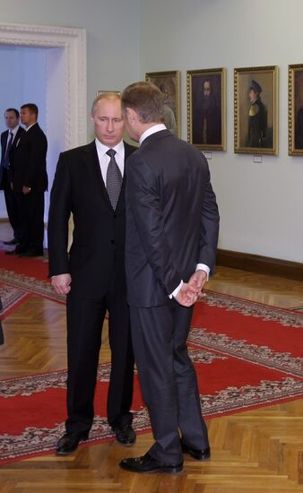 Vladimir Putin meets with Donald Tusk
