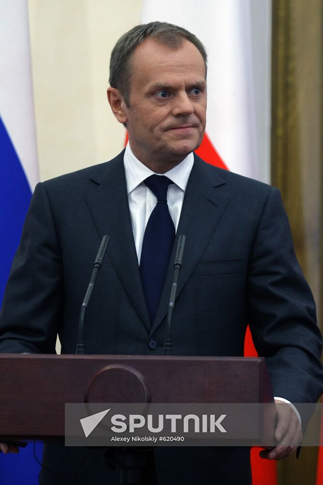 Russian, Polish PMs hold joint press conference