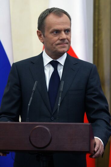 Russian, Polish PMs hold joint press conference
