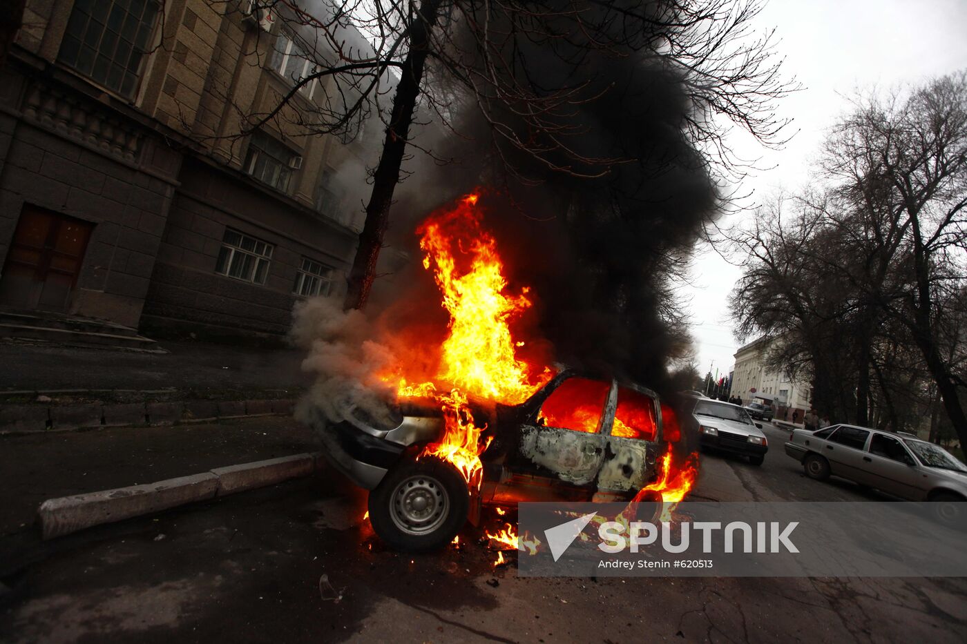 Clashes sweep through Bishkek