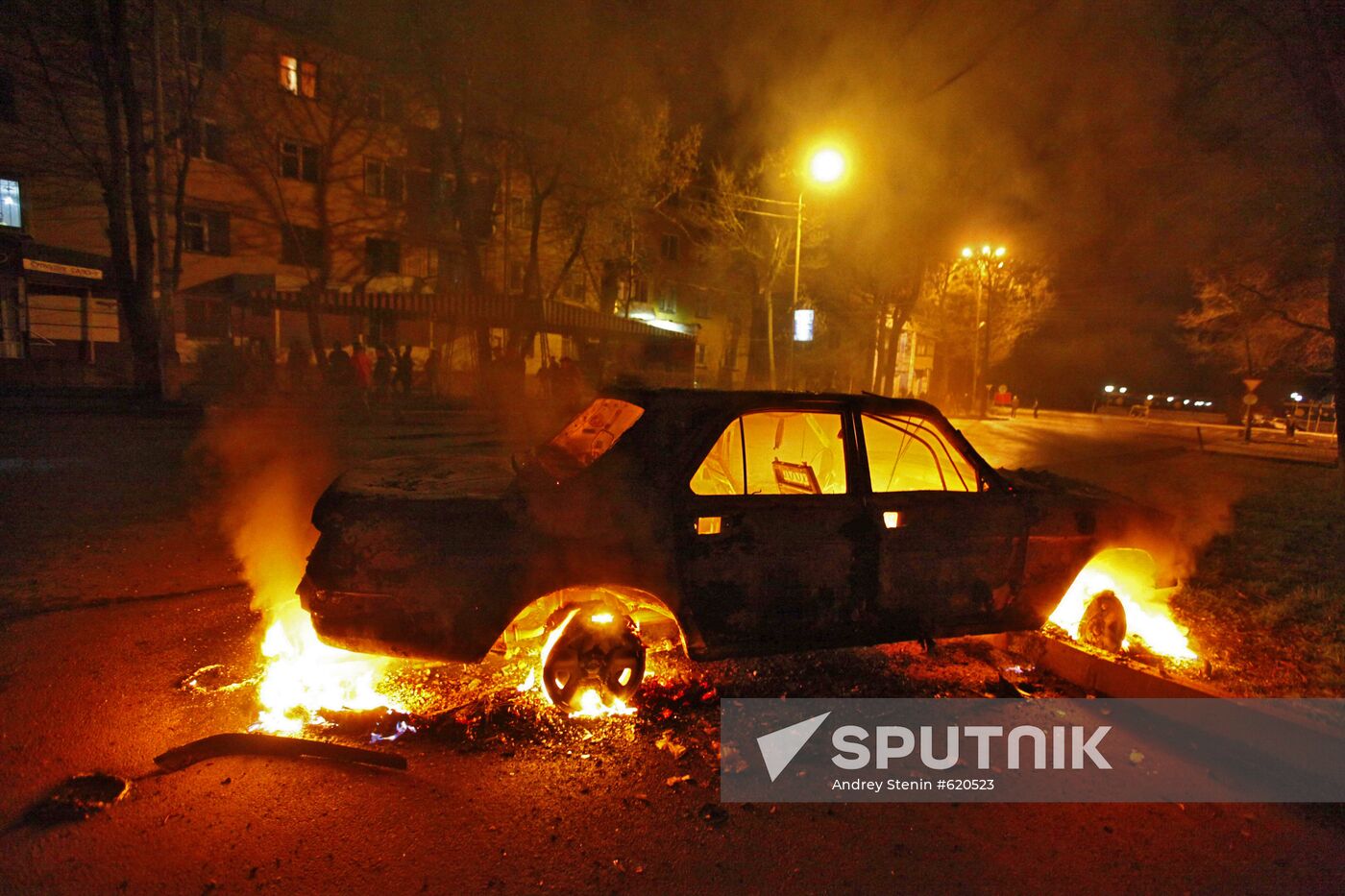 Clashes sweep through Bishkek