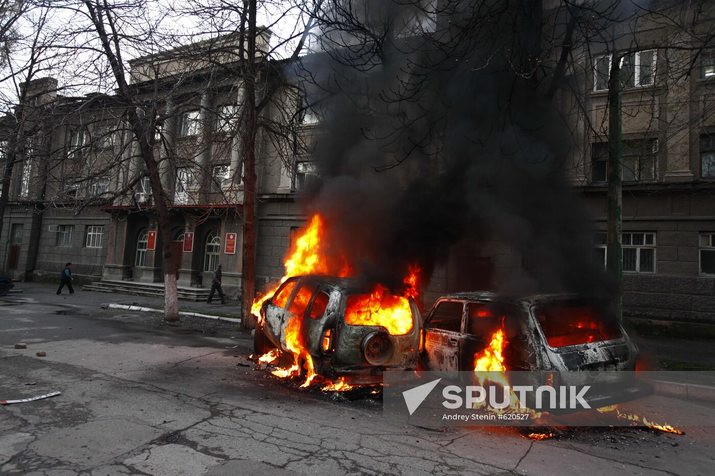 Clashes sweep through Bishkek