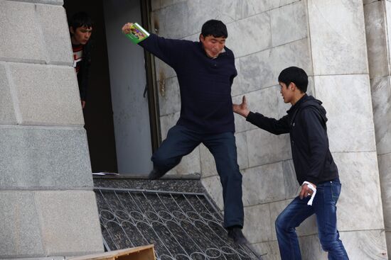 Riots at Government building in Bishkek